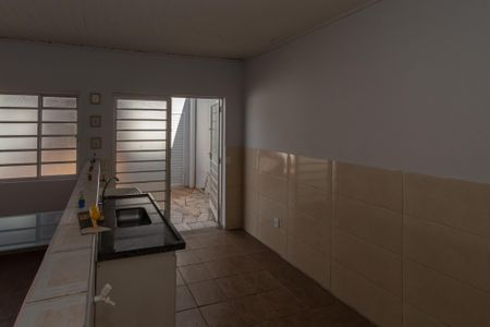 Casa para alugar com 60m², 1 quarto e 4 vagas