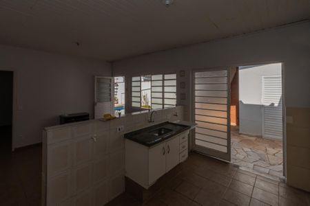 Casa para alugar com 60m², 1 quarto e 4 vagas