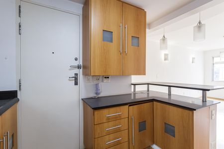 Cozinha de apartamento à venda com 1 quarto, 80m² em Vila Nova Conceição, São Paulo