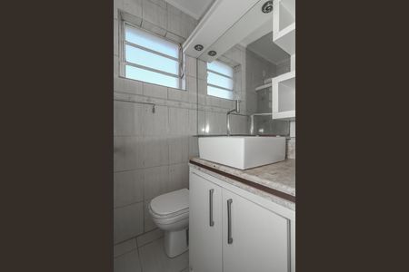 Banheiro de apartamento para alugar com 1 quarto, 60m² em Jardim Lindóia, Porto Alegre
