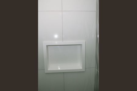 Banheiro de kitnet/studio para alugar com 1 quarto, 20m² em Lapa de Baixo, São Paulo