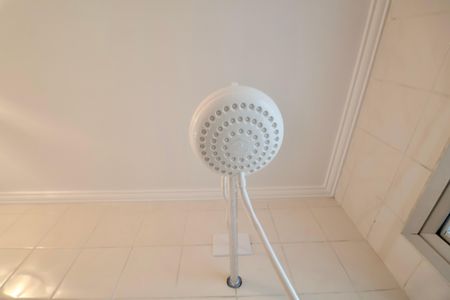 Banheiro Social de apartamento para alugar com 2 quartos, 70m² em Vila Julia, Guarujá