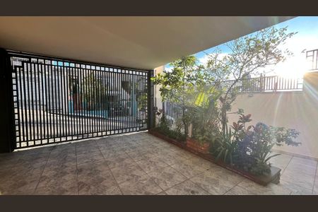 Garagem de casa à venda com 5 quartos, 177m² em Sumaré, São Paulo