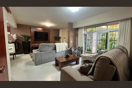 Sala de casa à venda com 5 quartos, 177m² em Sumaré, São Paulo