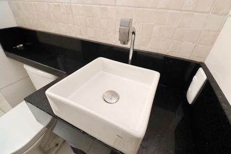 Banheiro de apartamento para alugar com 1 quarto, 39m² em Narandiba, Salvador