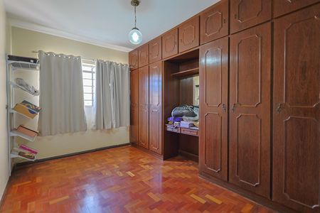 Casa à venda com 3 quartos, 270m² em Esplanada, Belo Horizonte
