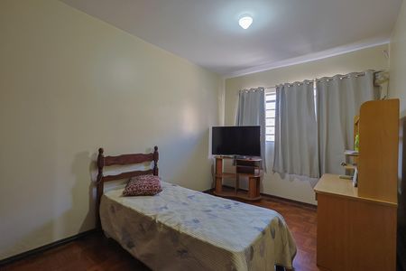 Casa à venda com 3 quartos, 270m² em Esplanada, Belo Horizonte