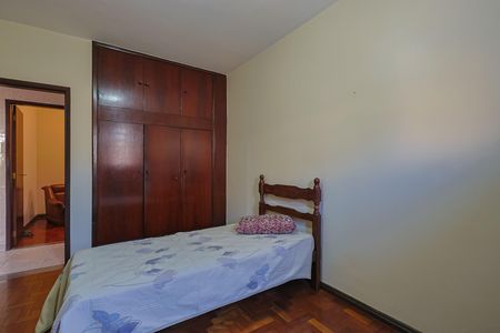 Casa à venda com 3 quartos, 270m² em Esplanada, Belo Horizonte