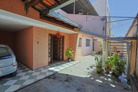 Casa à venda com 3 quartos, 270m² em Esplanada, Belo Horizonte