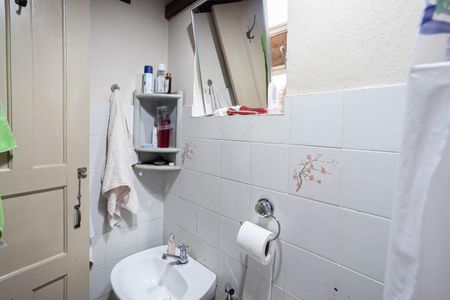 Casa à venda com 146m², 4 quartos e 6 vagas Casa à venda com 146m², 4 quartos e 6 vagasBanheiro da suíte