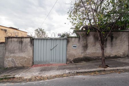 Fachada de casa à venda com 4 quartos, 146m² em Santa Efigênia, Belo Horizonte