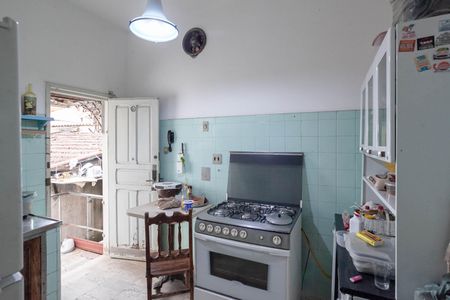 Casa à venda com 146m², 4 quartos e 6 vagas Casa à venda com 146m², 4 quartos e 6 vagasCozinha