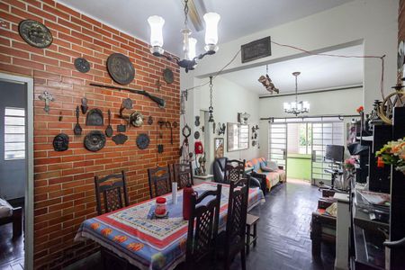Casa à venda com 146m², 4 quartos e 6 vagas Casa à venda com 146m², 4 quartos e 6 vagasCopa