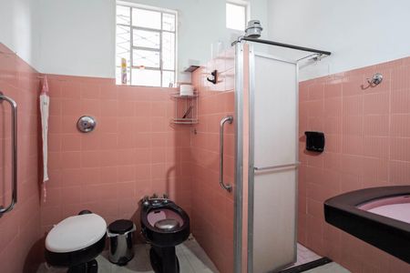Banheiro social  de casa à venda com 4 quartos, 146m² em Santa Efigênia, Belo Horizonte