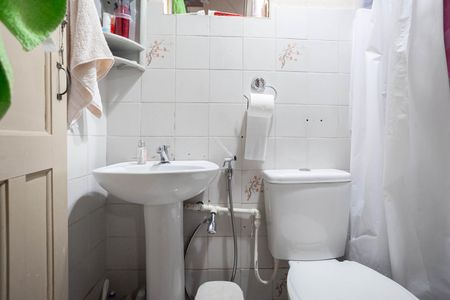 Casa à venda com 146m², 4 quartos e 6 vagas Casa à venda com 146m², 4 quartos e 6 vagasBanheiro da suíte