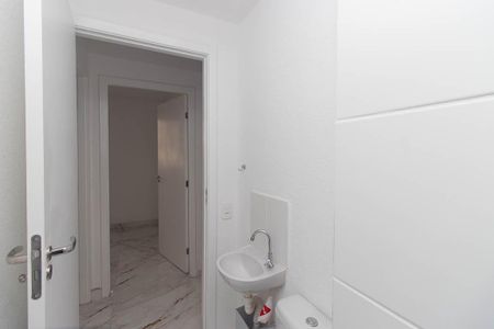 Banheiro de apartamento à venda com 2 quartos, 38m² em Jardim Recanto Verde, São Paulo