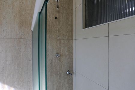 Casa para alugar com 80m², 2 quartos e 1 vagaBanheiro - Quarto 1 - Suíte