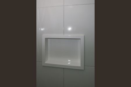 Banheiro de kitnet/studio para alugar com 1 quarto, 20m² em Lapa de Baixo, São Paulo