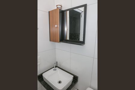 Banheiro de kitnet/studio para alugar com 1 quarto, 20m² em Lapa de Baixo, São Paulo