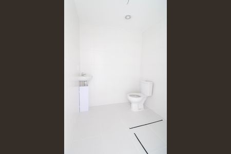 Banheiro de kitnet/studio à venda com 1 quarto, 28m² em Jardim Santo Amaro, São Paulo