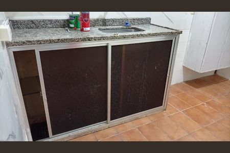 Cozinha de casa de condomínio para alugar com 2 quartos, 88m² em Jardim Interlagos, Maricá