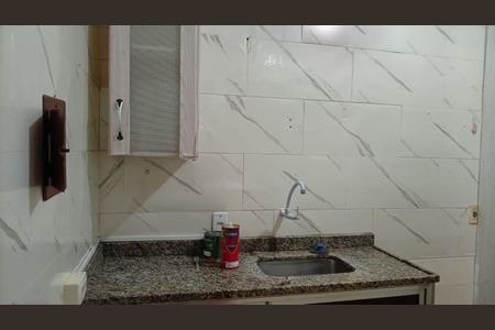 Cozinha de casa de condomínio para alugar com 2 quartos, 88m² em Jardim Interlagos, Maricá