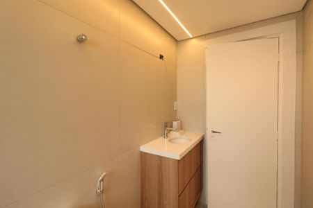 Banheiro de apartamento à venda com 2 quartos, 58m² em Centro, São Caetano do Sul