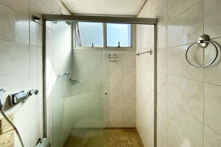Banheiro de apartamento à venda com 2 quartos, 88m² em Funcionários, Belo Horizonte