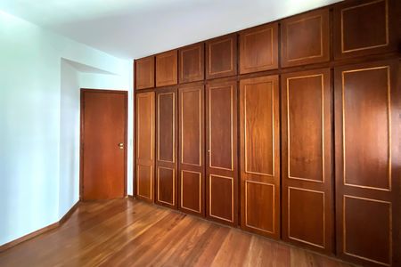 Apartamento à venda com 88m², 2 quartos e 2 vagas Apartamento à venda com 88m², 2 quartos e 2 vagasSuite