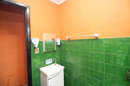 Casa para alugar com 132m², 2 quartos e 2 vagas Casa para alugar com 132m², 2 quartos e 2 vagasBanheiro