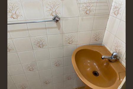 Banheiro de apartamento para alugar com 2 quartos, 50m² em Irajá, Rio de Janeiro