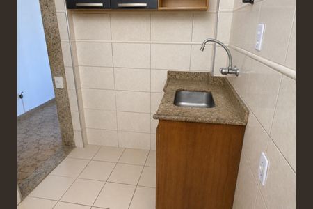 Cozinha de apartamento para alugar com 2 quartos, 50m² em Irajá, Rio de Janeiro