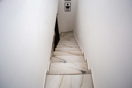 Escada de kitnet/studio à venda com 1 quarto, 34m² em Cidade Júlia, São Paulo