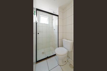 Banheiro de kitnet/studio para alugar com 1 quarto, 26m² em Vila Ré, São Paulo