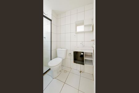 Banheiro de kitnet/studio para alugar com 1 quarto, 26m² em Vila Ré, São Paulo