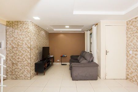 Sala de casa de condomínio à venda com 4 quartos, 120m² em Uberaba, Curitiba