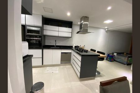 Casa para alugar com 213m², 2 quartos e 2 vagas Casa para alugar com 213m², 2 quartos e 2 vagasCozinha