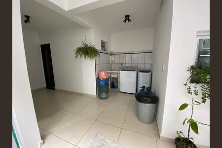 Casa para alugar com 213m², 2 quartos e 2 vagas Casa para alugar com 213m², 2 quartos e 2 vagasÁrea de serviço