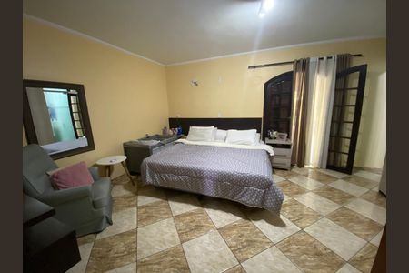 Casa para alugar com 213m², 2 quartos e 2 vagas Casa para alugar com 213m², 2 quartos e 2 vagasQuarto