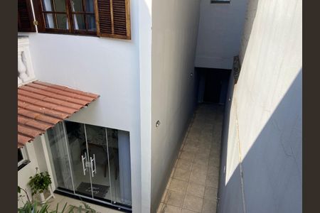 Casa para alugar com 213m², 2 quartos e 2 vagas Casa para alugar com 213m², 2 quartos e 2 vagasÁrea externa
