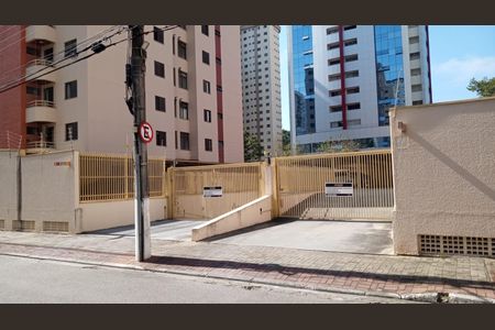 Apartamento para alugar com 99m², 3 quartos e 2 vagas Apartamento para alugar com 99m², 3 quartos e 2 vagasFachada