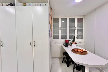 Cozinha de apartamento à venda com 3 quartos, 28m² em Copacabana, Rio de Janeiro