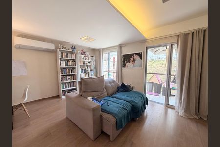 Sala de casa de condomínio à venda com 3 quartos, 87m² em Engordadouro, Jundiaí