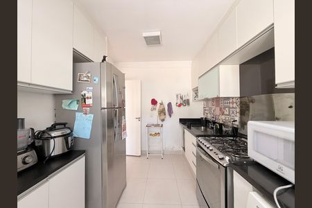 Cozinha de casa de condomínio à venda com 3 quartos, 87m² em Engordadouro, Jundiaí