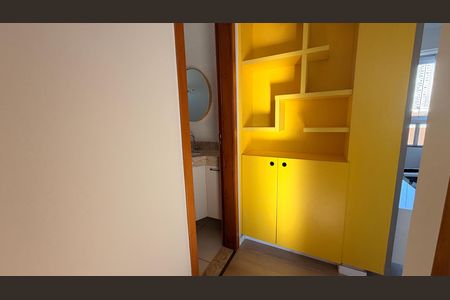 Corredor de apartamento para alugar com 2 quartos, 65m² em Vila Rosa, Goiânia