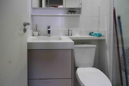 Apartamento à venda com 45m², 2 quartos e sem vaga Apartamento à venda com 45m², 2 quartos e sem vagaBanheiro