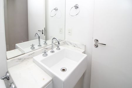 Apartamento à venda com 54m², 2 quartos e 1 vaga Apartamento à venda com 54m², 2 quartos e 1 vagaBanheiro