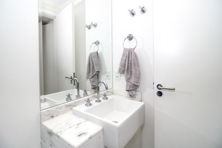 Apartamento à venda com 54m², 2 quartos e 1 vaga Apartamento à venda com 54m², 2 quartos e 1 vagaBanheiro da Suíte