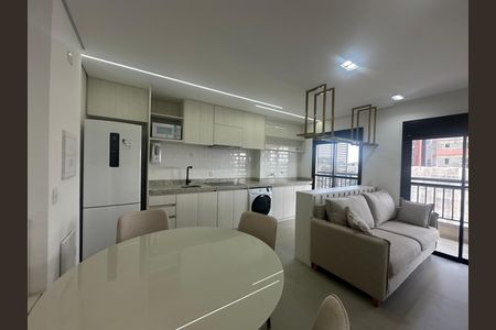 Sala de apartamento para alugar com 1 quarto, 43m² em Empresarial 18 do Forte, Barueri