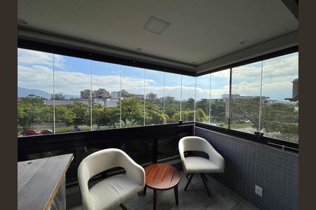 Apartamento à venda com 92m², 3 quartos e 2 vagasVaranda